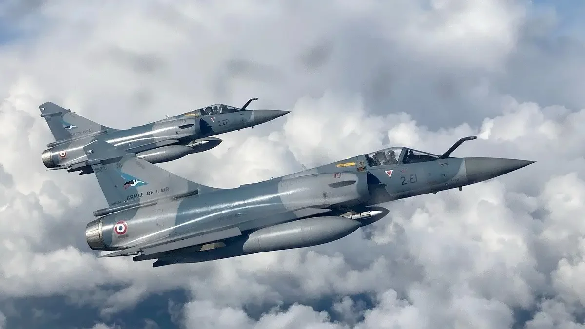 Γαλλικά Mirage 2000 αναχαιτίζουν ρωσικά μαχητικά