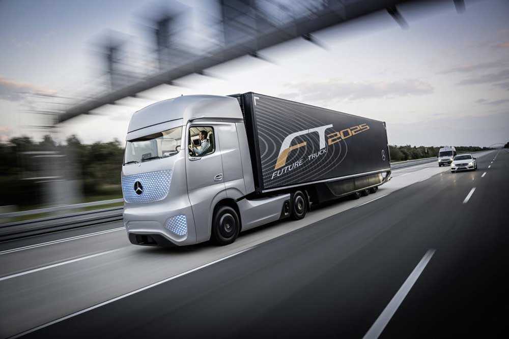 Στο δρόμο με το Mercedes Future Truck 2025