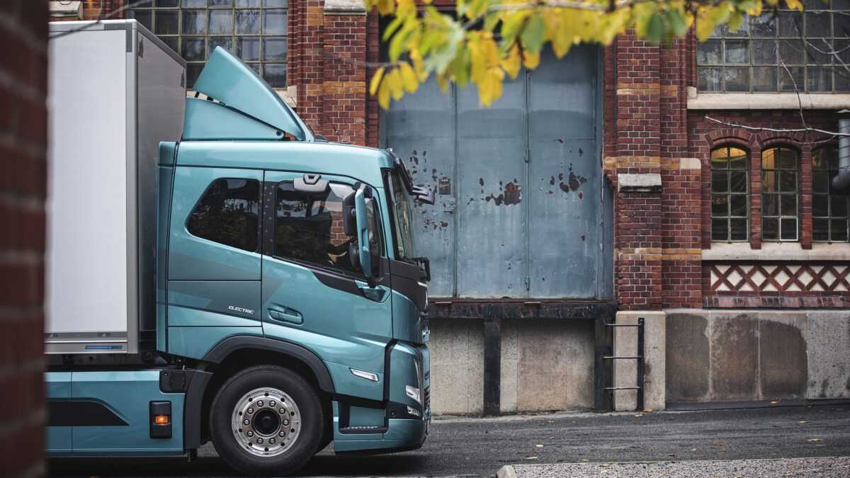 2024 Volvo Trucks All-electric