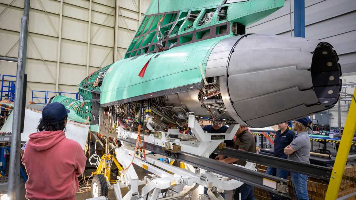 Το υπερηχητικό X-59 συναρμολογημένο σε εκπληκτικές φωτογραφίες