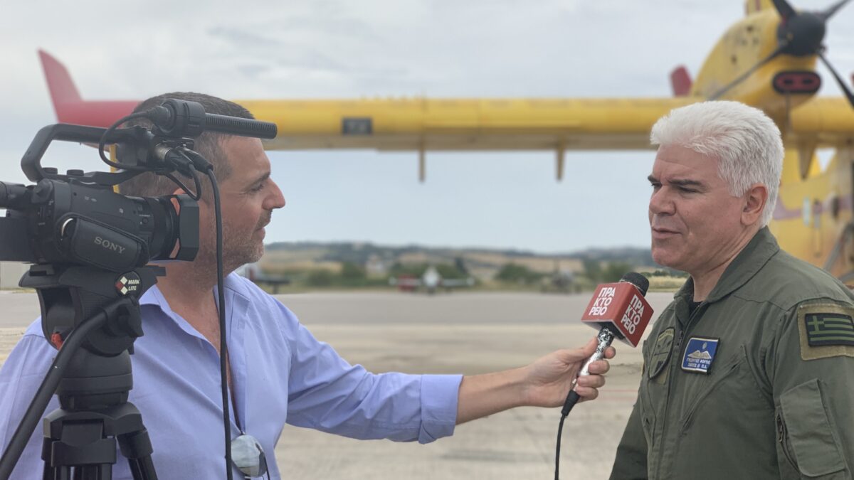 Με τους τεχνικούς και τους πιλότους των Canadair – “Σε ετοιμότητα από πρώτο μέχρι το τελευταίο φως”