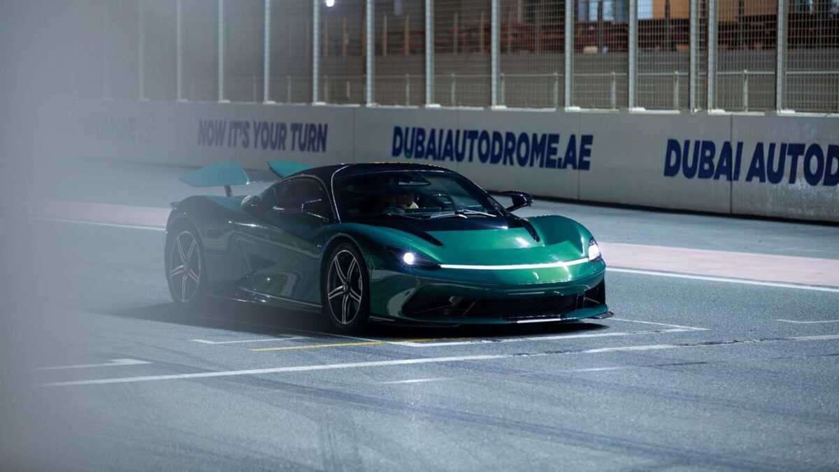 Automobili Pininfarina Battista στα 200 km/h