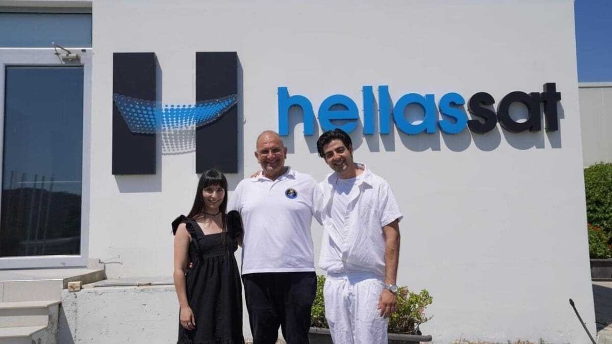 Τραγούδι τριών νέων πάει στο Διάστημα με τη Hellas Sat ως Μήνυμα Ειρήνης