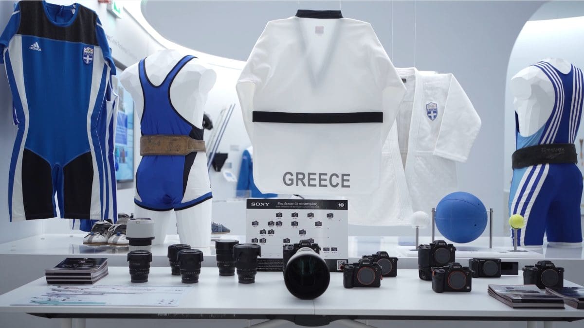 H Sony γιορτάζει τα 10 χρόνια Mirrorless και Full- Frame