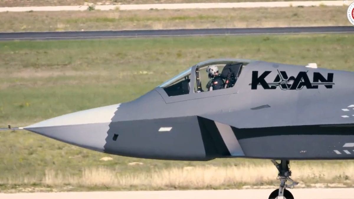 Νέα πτήση για το τουρκικό μαχητικό KAAN